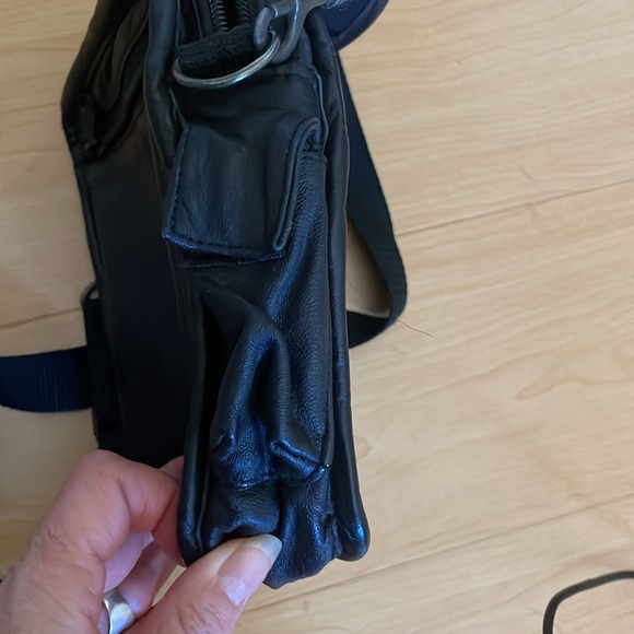 Leather “Gadget” Bag. Concert/event Sz. Crossbody. Like New adjustable strap. - Picture 5 of 7